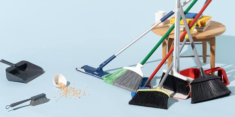 Dusters, Brooms & Brushes
